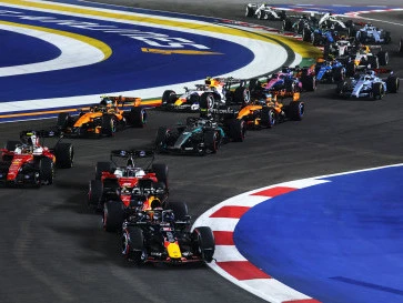 Max Verstappen Melanjutkan Kebangkitannya di Singapura, Kimi Antonelli Tetap Pimpin Klasemen
