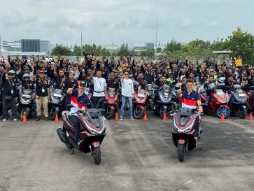 Komunitas Honda PCX Bertemu Langsung Pembalap MotoGP Joan Mir dan Luca Marini 