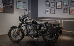 Royal Enfield Perkenalkan Classic 500 Tribute Black Limited Edition