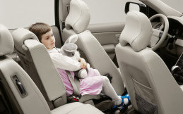 Pentingnya Baby Car Seat dan Kewaspadaan Fitur Kursi Lipat Otomatis