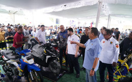 Bamsoet Resmikan NTT Otomotif Festival 2023
