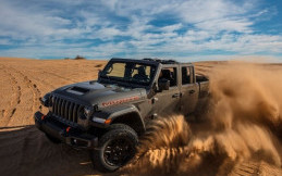 Jeep Gladiator Mojave Beringas di Medan Off-Road