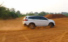 Usai Emak-Emak, Giliran Pria Ini Beli Toyota Rush Dengan Koin Receh