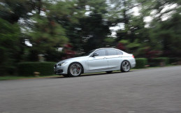 BMW 328i F30 Standar Pakai BBM Oktan 90 Ikut Drag Race, Kok Bisa?