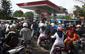 Di India, Beli Bensin Diantar ke Rumah