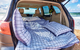 Ternyata Memasang Kasur di Bagian Belakang Mobil untuk Tidur Bisa Berbahaya, Ini Risikonya