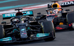 Mercedes AMG Petronas Rombak Total W15 Demi Lawan Red Bull Racing