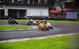 AJM Skuter Kfactory Racing Evaluasi Penggunaan Ban di Balap Scooter Prix 2025