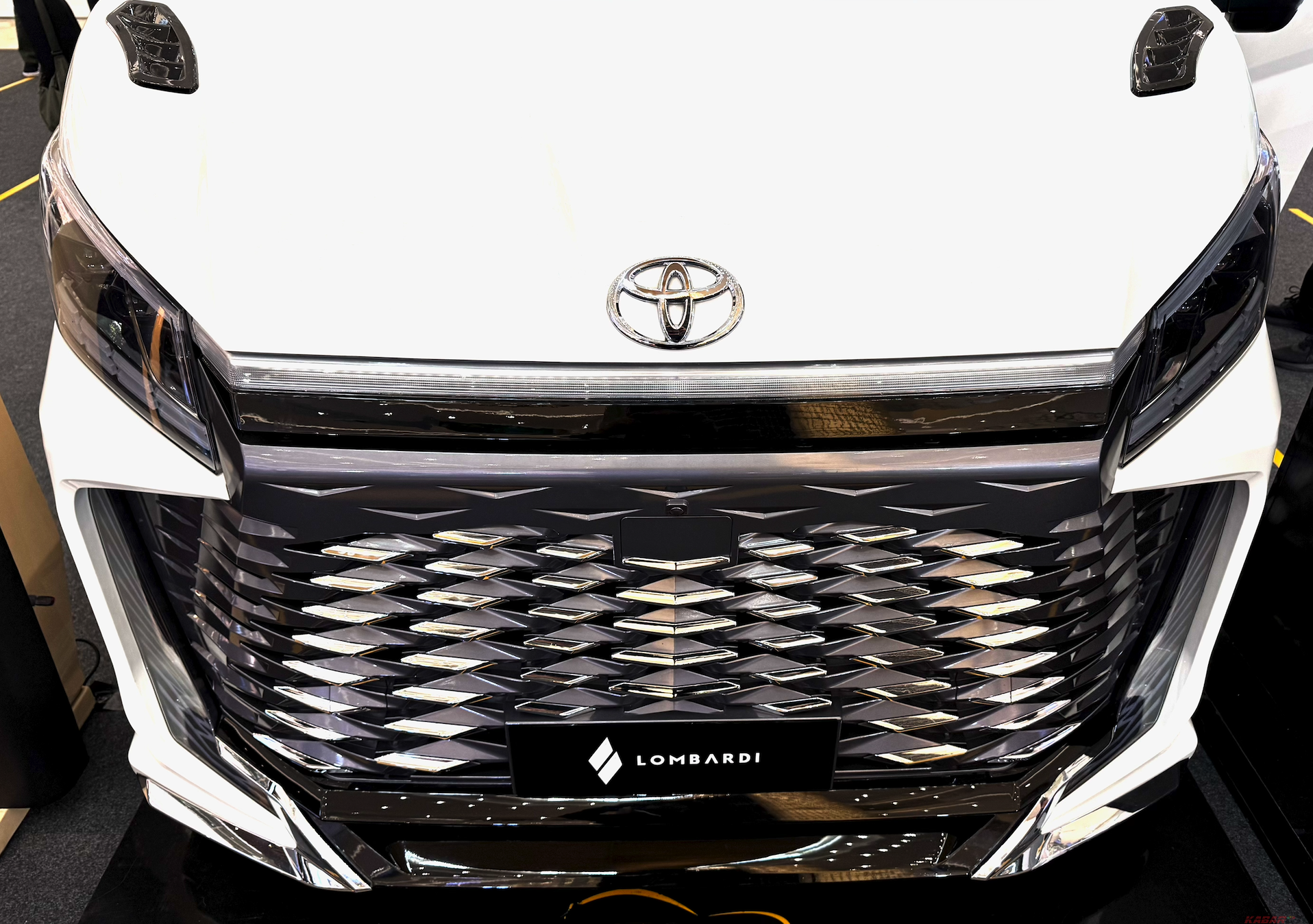 Modifikasi Toyota HiAce Premio Altera Mulai Rp180 Juta, Ini Daftar Harganya