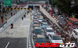 Pasca Dilakukan Uji Coba, Underpass Mampang Macet Panjang