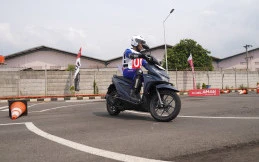 56 Pelajar Adu Skill Berkendara di Cariaman Akademi, Pengereman hingga U-Turn Diuji