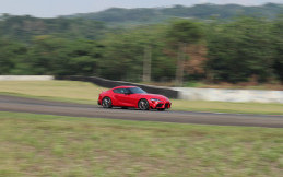 First Drive, Menggeber Sport Car Toyota GR Supra di Trek Balap