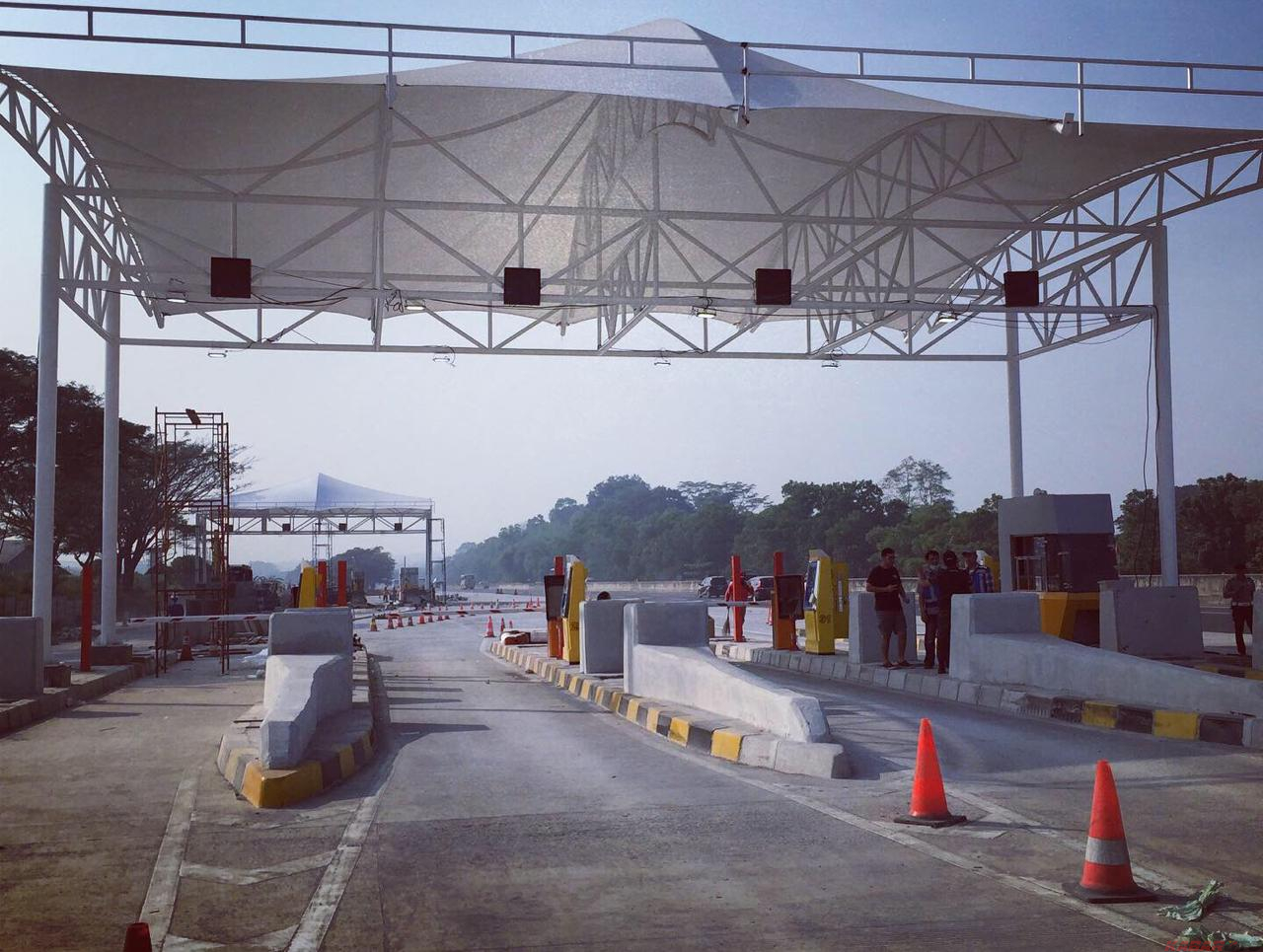 Optimalkan Kapasitas One Way, 28 Gardu Tol Beroperasi di GT Cikampek Utama