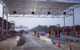 Optimalkan Kapasitas One Way, 28 Gardu Tol Beroperasi di GT Cikampek Utama