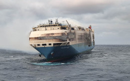 Kapal Pengangkut 4.000 Unit Mobil Volkswagen Group Terbakar di Tengah Laut Lepas