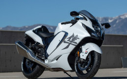 Generasi Ketiga Suzuki Hayabusa Tersedia Pilihan Warna Putih 