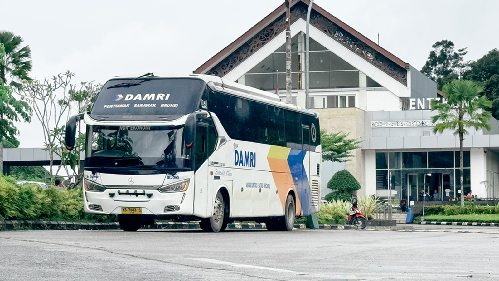 Damri Operasikan Rute Baru Bus Antar Negara,  Ini Jadwal dan Tarifnya!
