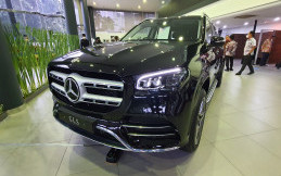 Galeri Foto Mercedes-Benz GLS 450 AMG Line CKD