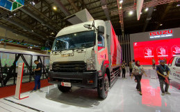 Profil Isuzu Giga FVR U Wingbox, Truk Kelas Berat Mampu Bawa Beban 16 Ton