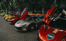McLaren Club Indonesia Bagi-bagi Sepeda & Peralatan di 11 Panti Asuhan