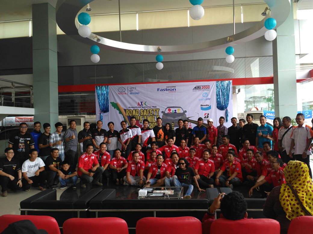 AXIC Ajak Komunitas Mobil di Palembang Belajar Defensive Driving 