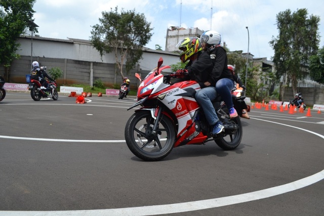 Komunitas CBR Kampanyekan Safety Riding di Valentine Day 