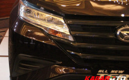 Ini Alasan Headlamp Mobil Hanya Berukuran Segaris