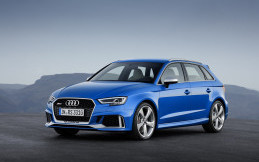Audi RS3 Sportback Facelift 2017 Bertenaga 400PS