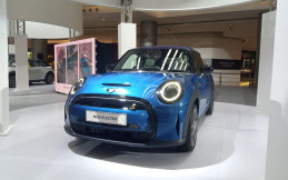 Galeri Foto MINI Electric