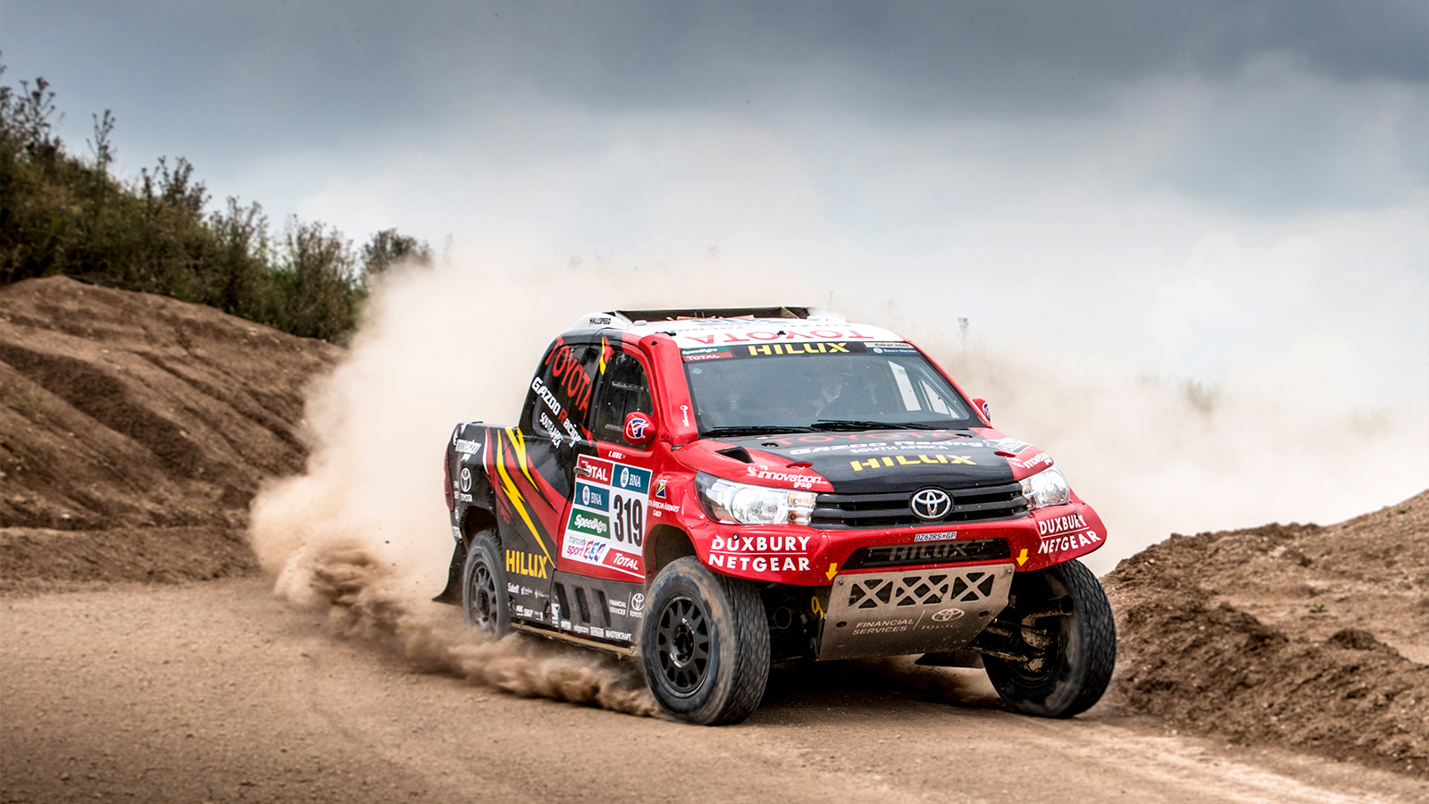 Pembukaan Dakar Rally 2017: Awal yang Penuh Tantangan Bagi Team Toyota
