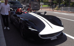 Erling Haaland Jalan-jalan di Monako Pakai Ferrari Monza SP2