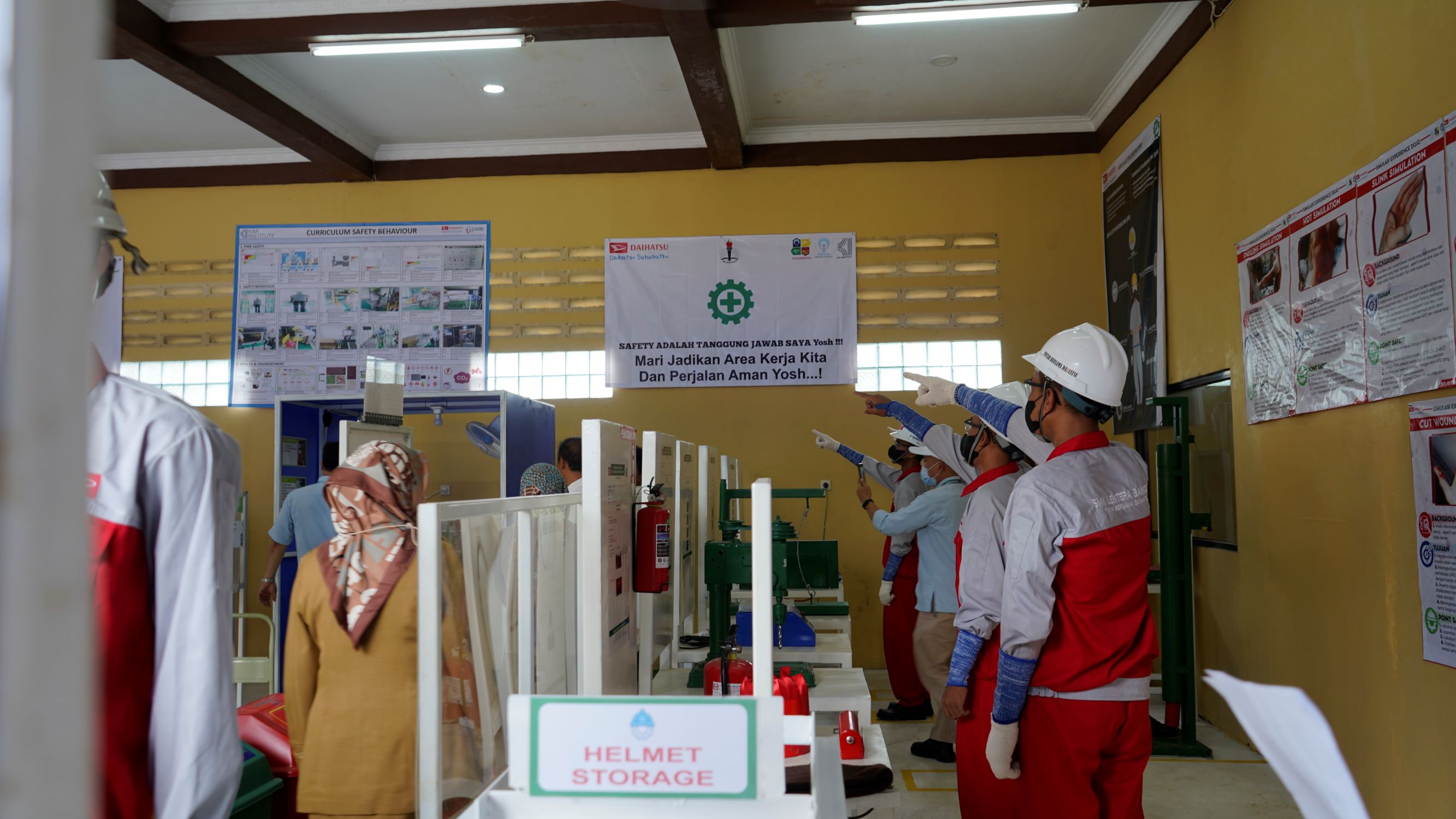 Daihatsu Resmikan Fasilitas Teknik Otomotif di SMK Lentera Bangsa