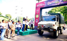 Parade Mobil 4x4 Ramaikan Touring Offroad di Makassar
