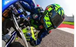 Rossi Nilai Test Rider Yamaha MotoGP Tak Bisa Kerja