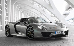 Suksesor Porsche 918 Tunggu Terobosan Teknologi Baterai 