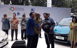 Pemerintah Gandeng Toyota Kejar Target Produksi Kendaraan Listrik