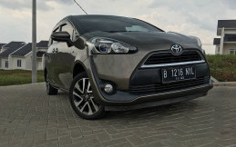 Review Mobil Bekas : Toyota Sienta V 2016