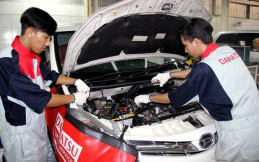 Tak Perlu Turun Mobil, Rapid Service Daihatsu Hanya 20 Menit