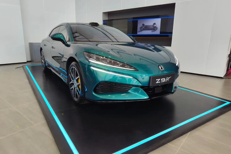 Danza Z9GT, Mobil Listrik Bertenaga 1.140 Dk dengan Fitur Crab Walk