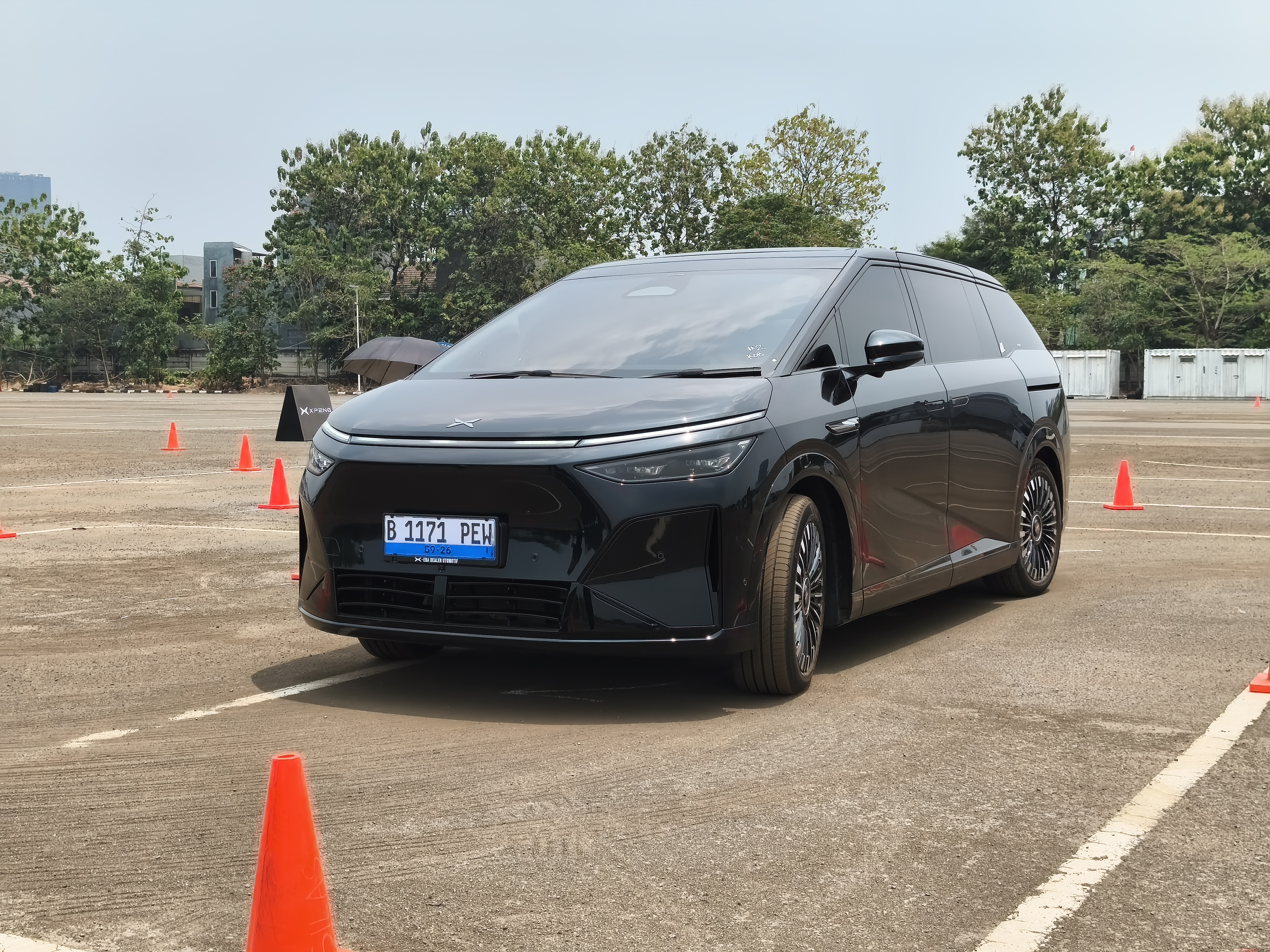 First Drive XPeng X9: Ketika MPV Listrik Pintar Bikin Manuver Jadi Lebih Mudah