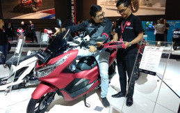 Honda PCX 150 jadi motor skutik terlaris di IMOS 2018