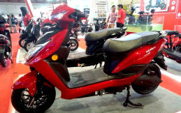 Persaingan Motor Listrik Cina di Jakarta Fair Kemayoran