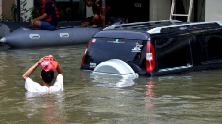 Cara Mengetahui Mobil Bekas Terendam Banjir