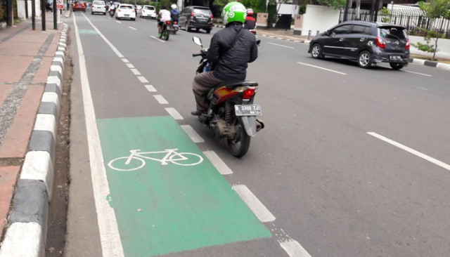 Penerobos Jalur Sepeda, Didominasi Pengendara Sepeda Motor