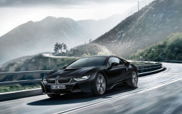 Tampilan Gahar BMW i8 Protonic Frozen Black Edition