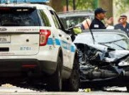 Tabrak 2 Mobil Polisi, Jaguar F-Type Ini Ringsek