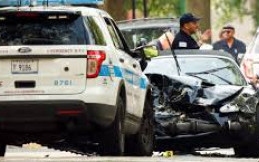 Tabrak 2 Mobil Polisi, Jaguar F-Type Ini Ringsek