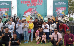 Ribuan Skuteris Hadiri 'Lebaran' Vespa Banten Days (VBD) 2022 di Pantai Florida