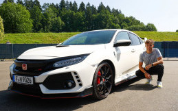 New Honda Civic Type R jadi Official Car Red Bull Racing dan AlphaTauri