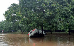 Ini Galeri Kendaraan yang Terkena Musibah Banjir